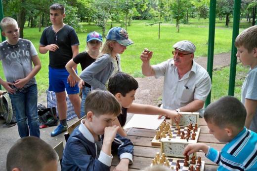 Владимир Петров